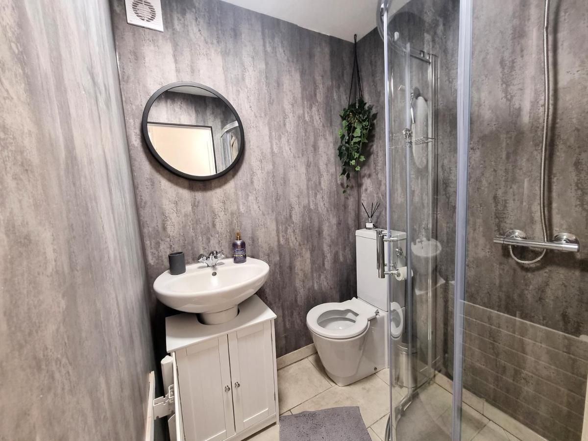 Cosy Apartment Nearby Train Station! Γουάτφορντ Εξωτερικό φωτογραφία
